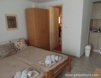 Apartmaji-sobe Seljanovo, , zasebne nastanitve v mestu Tivat, Črna gora - Apartman 1