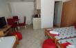 Trokrevetni studio apartman 